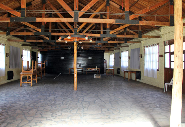 Salón ambientado con telas
